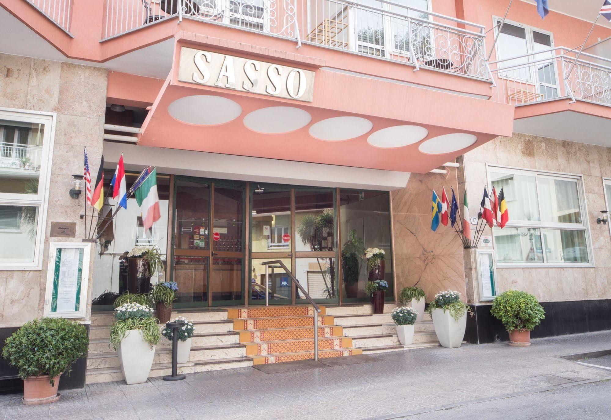 Hotel & Apartments Sasso Diano Marina Exterior photo